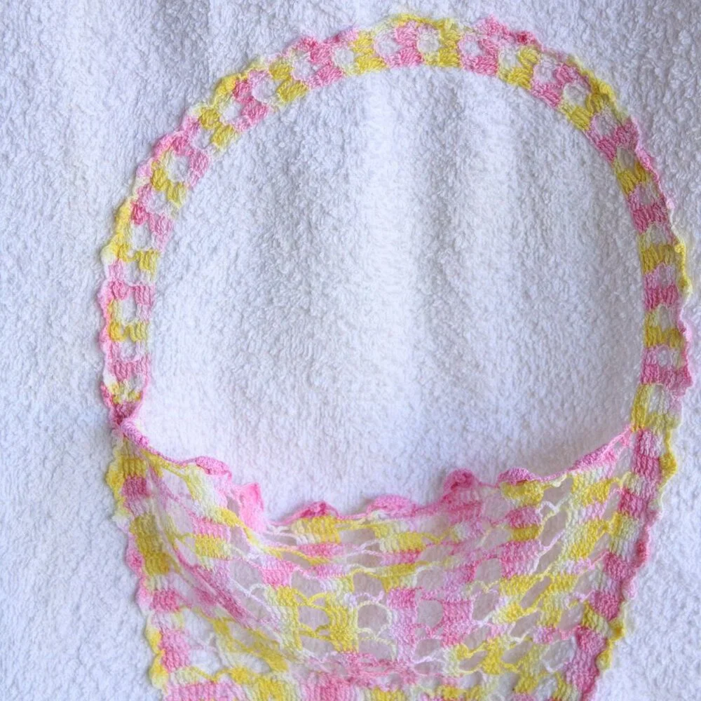 Vintage 1980s Bath Towel, Cone Terrycloth Towel With Crochet Flower Basket